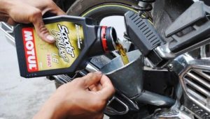 Thay nhớt định kỳ