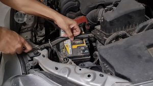 xác định vị trí của ắc quy cũ